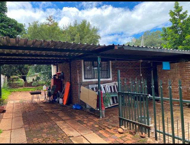 8 BEDROOM HOUSE FOR SALE IN KAMEELDORINGPARK